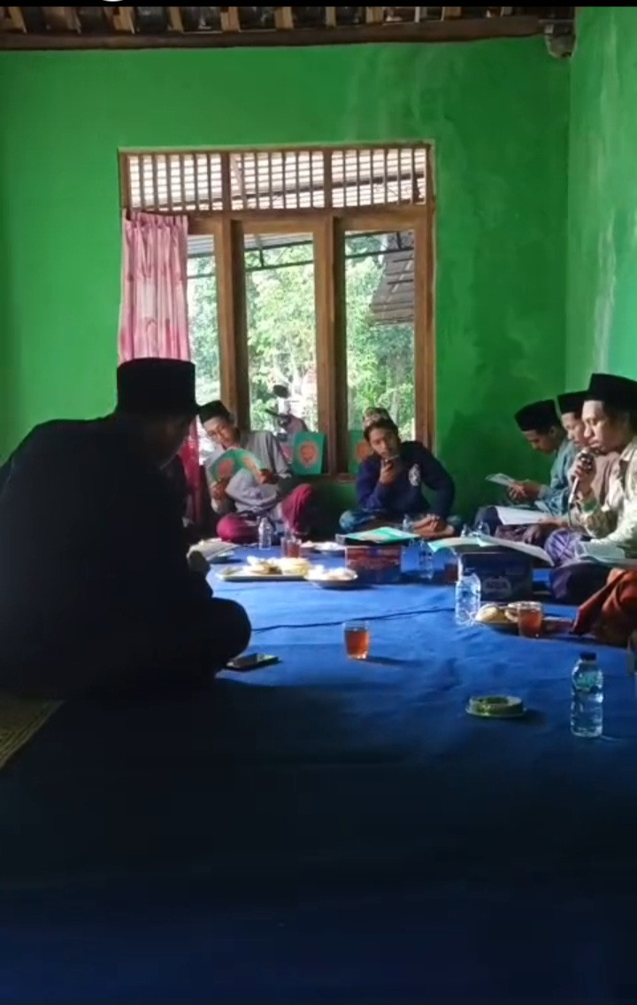 Mendoakan 1 tahun ibu etik di Balong