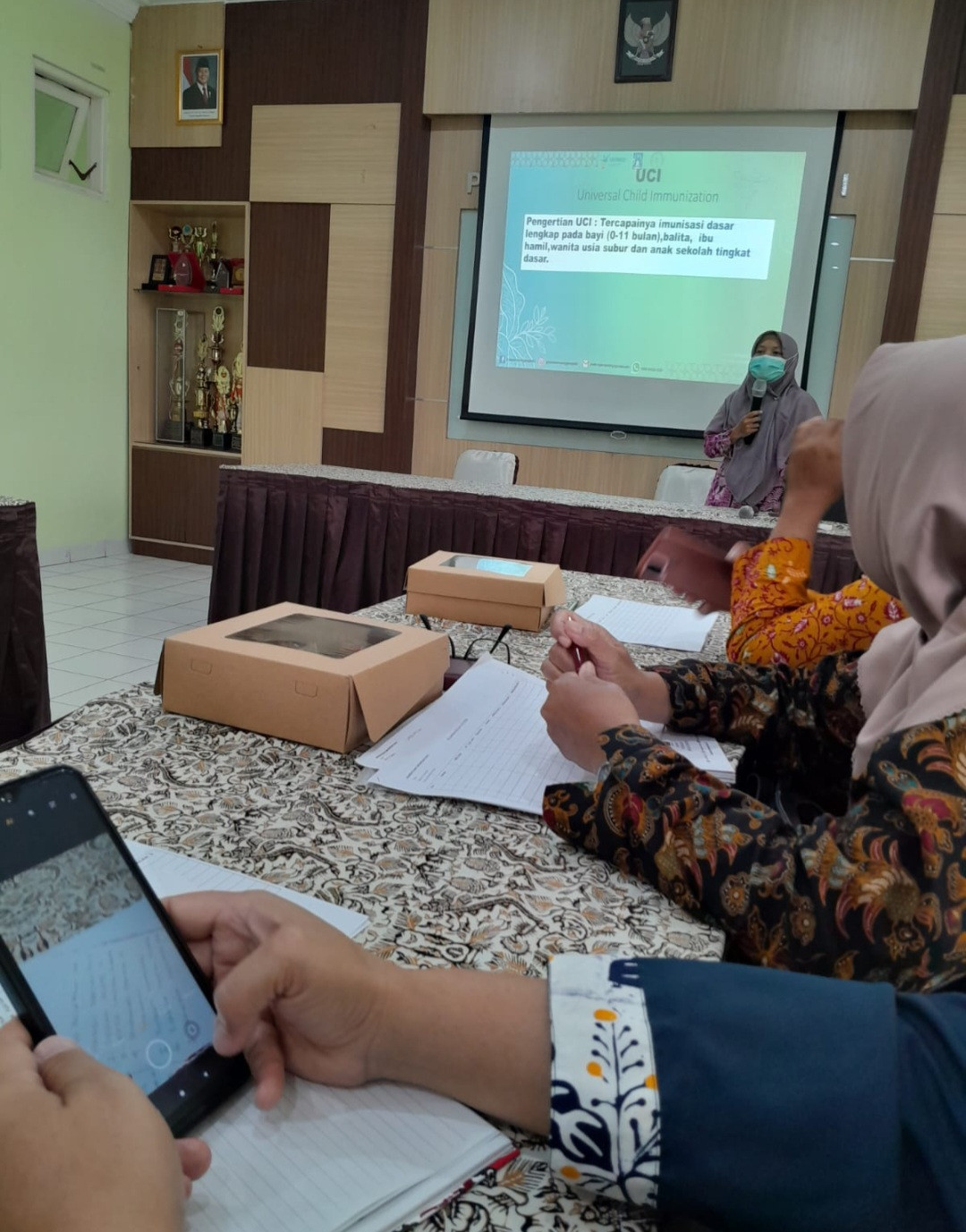 Kader Padukuhan Kalibulus mengikuti pertemuan kader