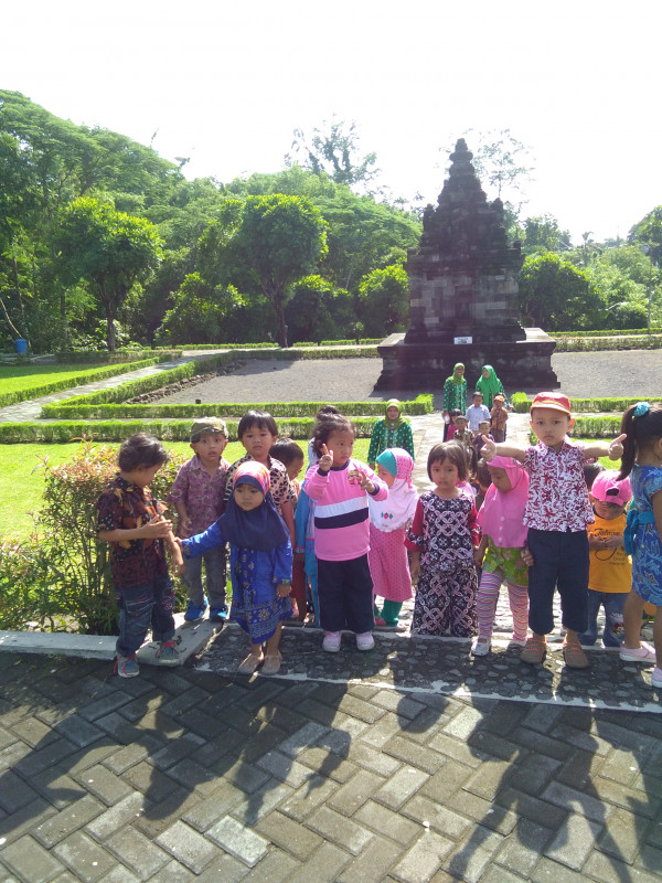 foto kunjungan budaya candi gebang