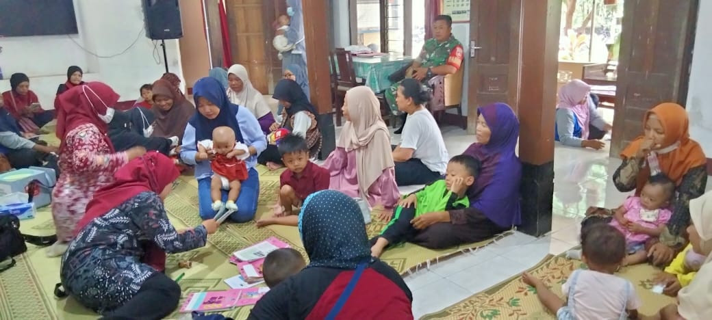 Posyandu dn PIN POLIO di Tonggalan