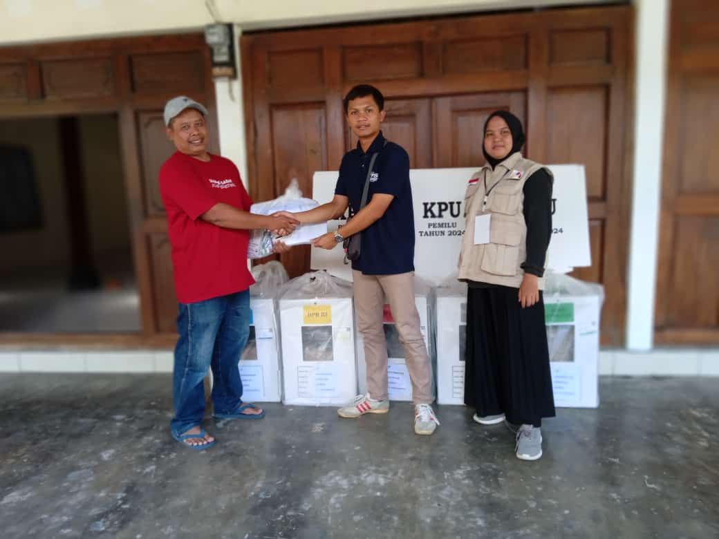 Pengiriman Logistik Pemilu di TPS 37 padukuhan Malangrejo