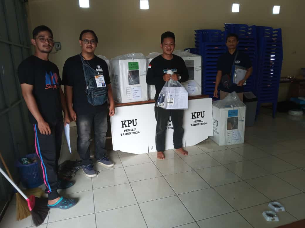 Pengiriman Logistik Pemilu di TPS 39 Padukuhan Malangrejo