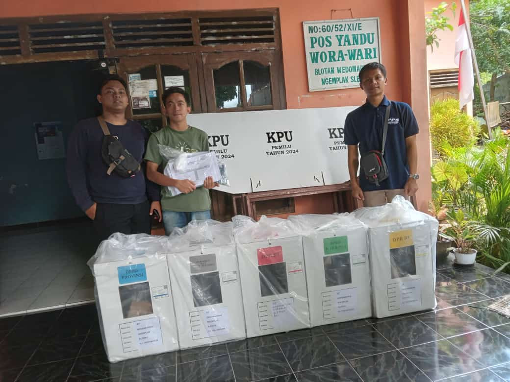 Pengiriman Logistik Pemilu di TPS 47 padukuhan Blotan