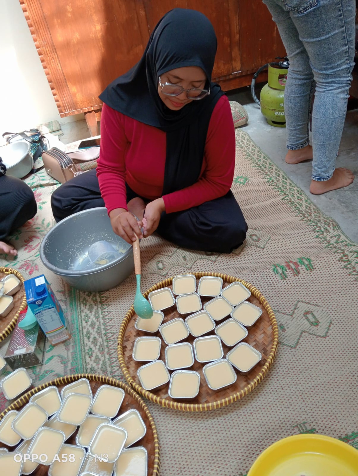 Proses pembuatan PMT lokal olh kader pucanganom