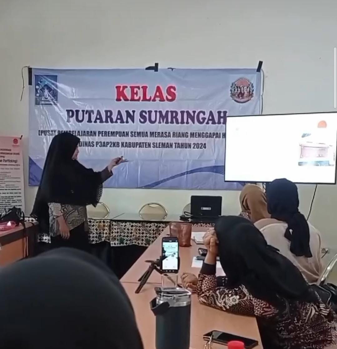 Kader Padukuhan Bakungan  Belajar mempresentasi dan memperkenalkan profil desa Wedomartani serta Aksi prempuan Pelopor di Dinas  P3AP2KB