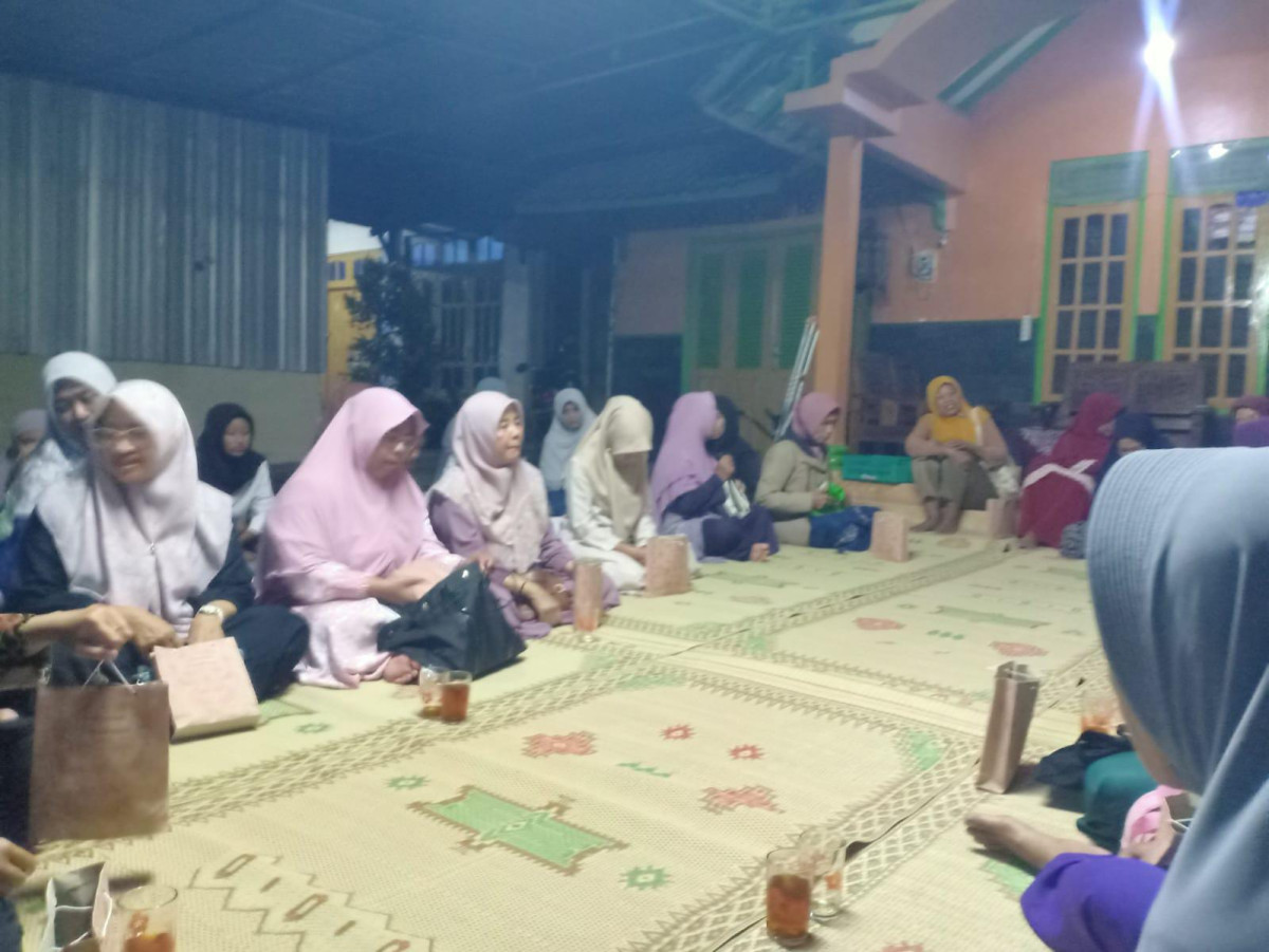 Pengajian malam Jumat ibu ibu Padukuhan Bakungan