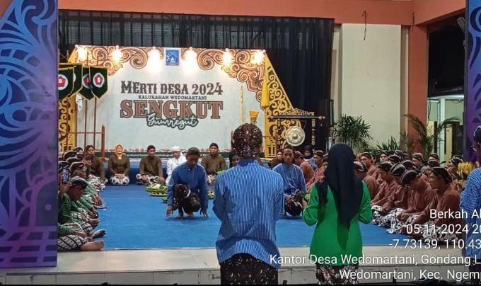 Kenduri dlm rangka merti desa wedomartani yg di hadiri oleh kader pucanganom