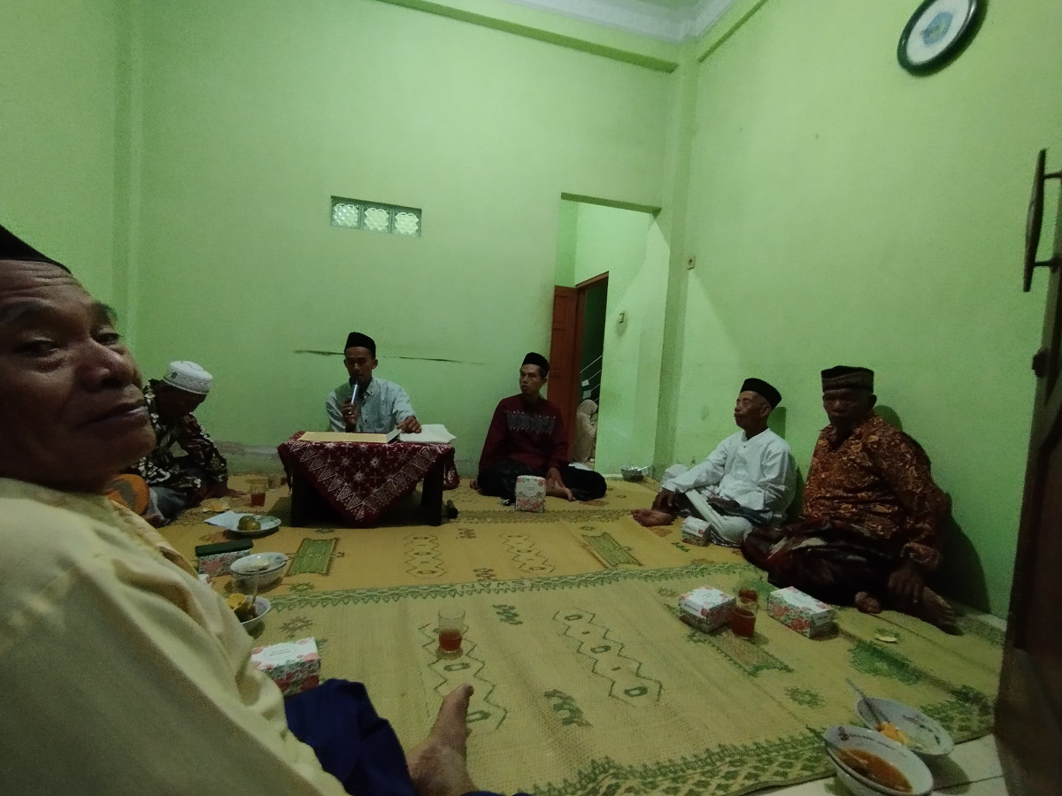 Pengajian rutin malam Jumat Wage bersama Bpk Nawawi dusun  Babadan