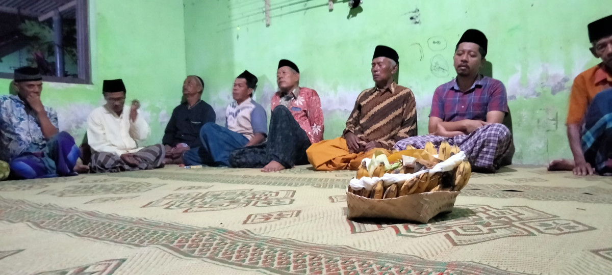 Tahlil warga rt 2 oadukuhan Tonggalan