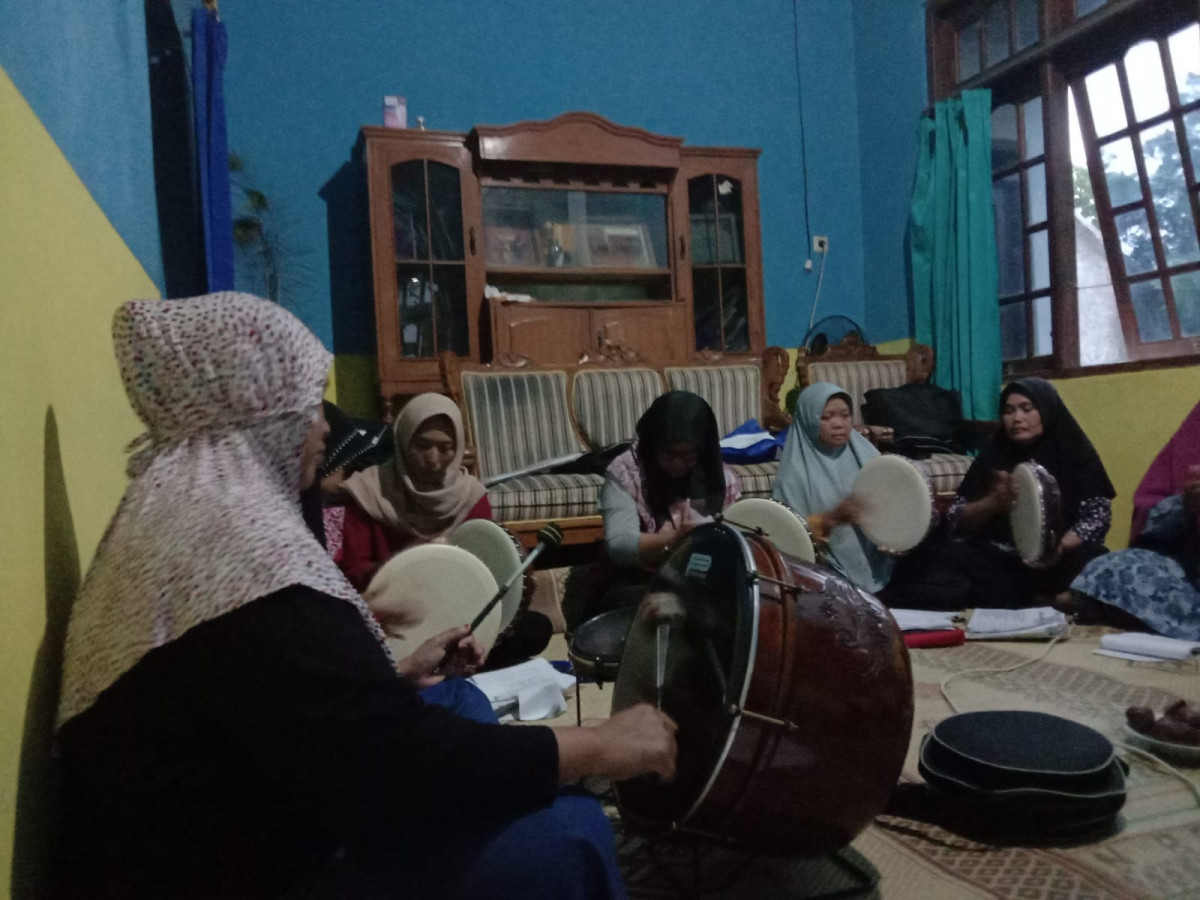 Latihan hadroh assyifa pokoh