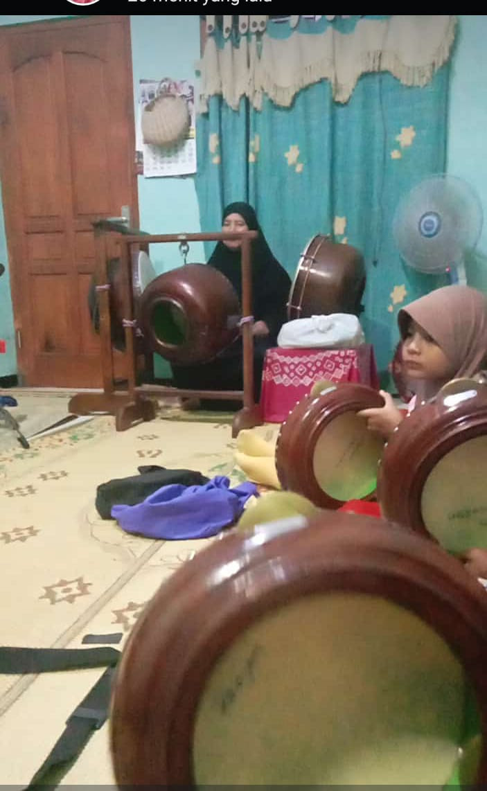 Latihan Rutin Hadroh Al Latifa Warga Krajan