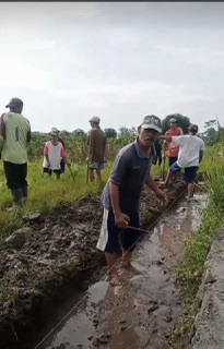 Kerja bakti warga RW 36 Sanggrahan