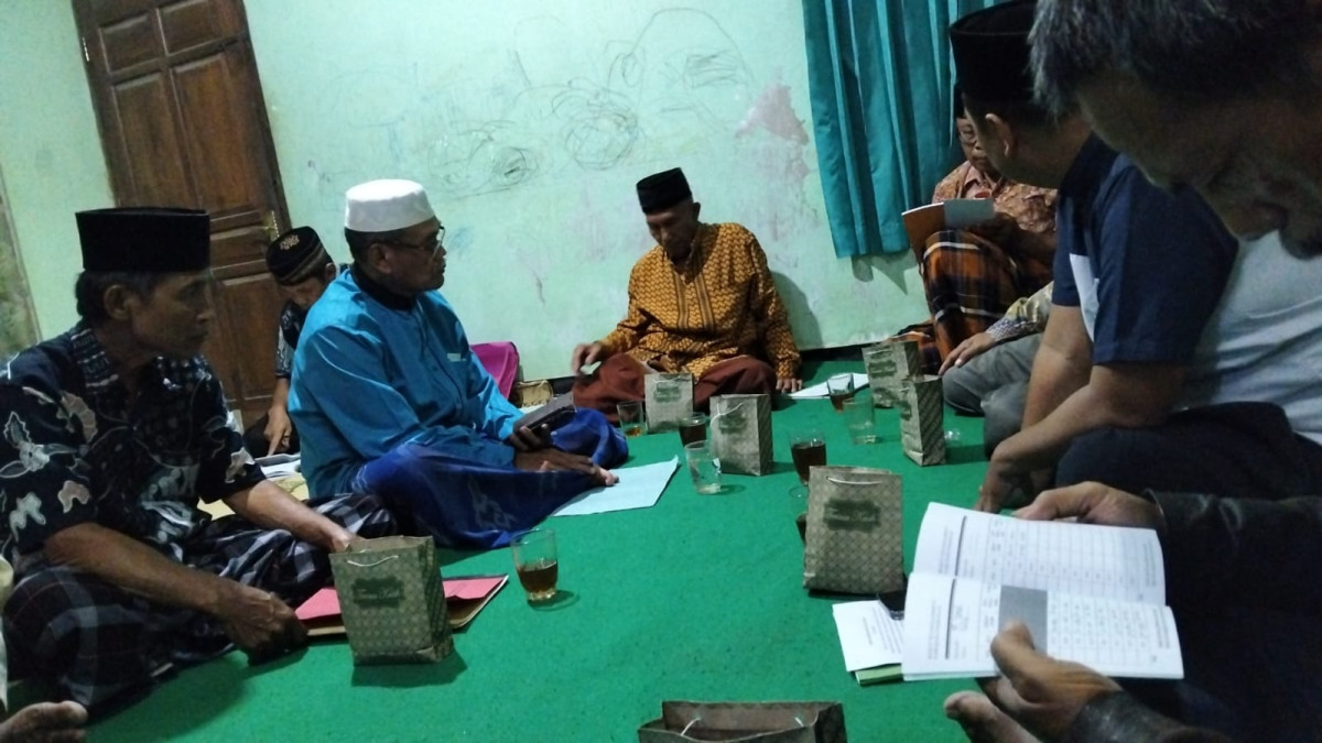 Pertemuan rutin bapak bapak RT 04 padukuhan Bakungan