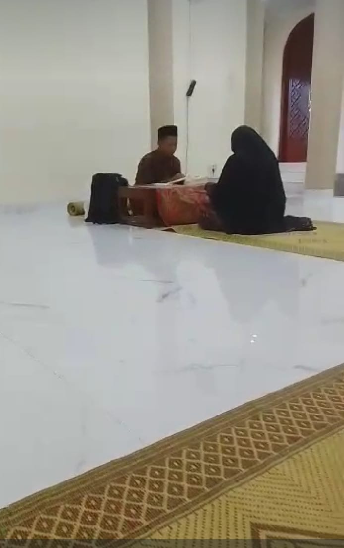 Belajar metode Tahsin Klmpok pengajian Ibu2 warga Krajan