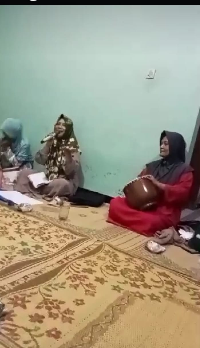 Latihan Rutin Hadroh Al Latifa Warga Krajan