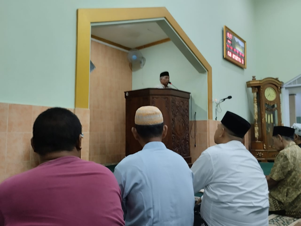 Ibadah Sholat Tarawih Masjid Al Amin Pokoh