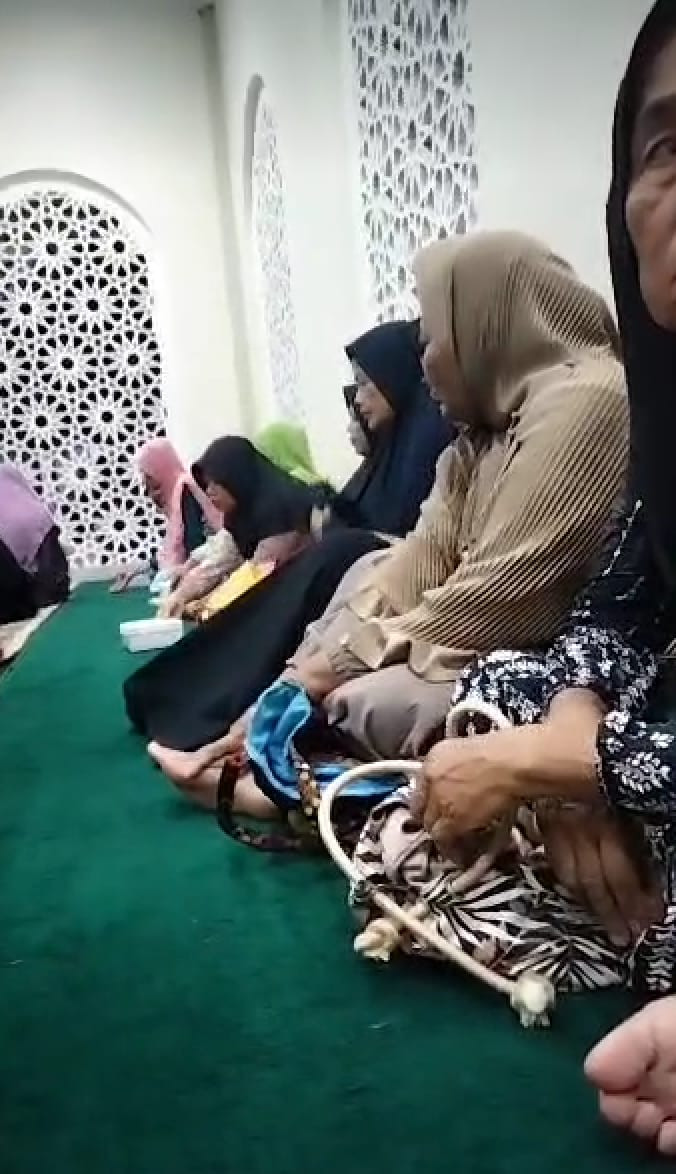 Pengajian dlm rangka buka bersama oleh warga krajan