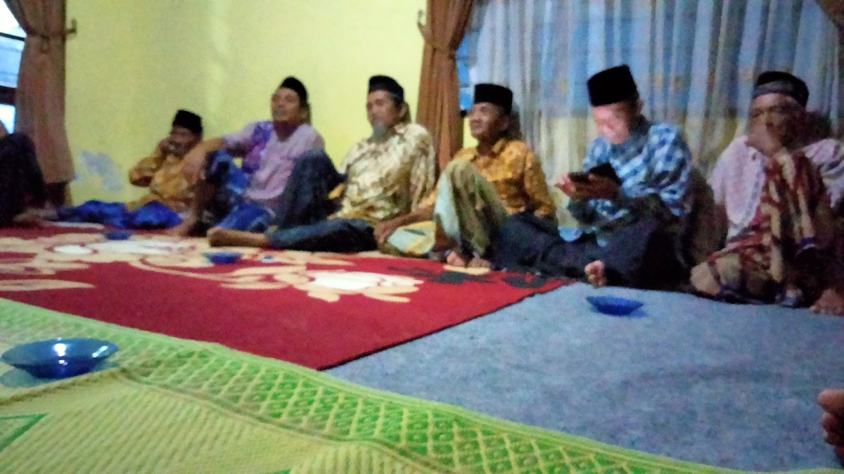 Tahlil warga padukuhan tonggalan