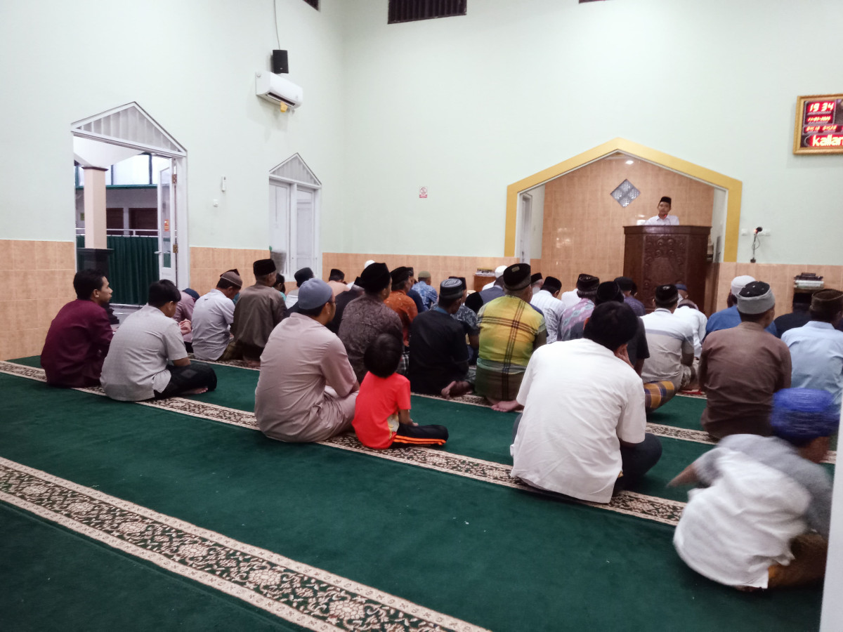 Ibadah Sholat Tarawih Masjid Al Amin Pokoh