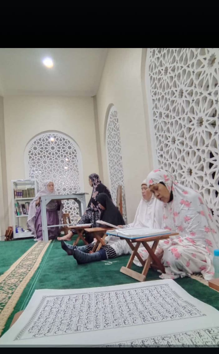 Tadarus Al quran oleh ibu2 warga krajan