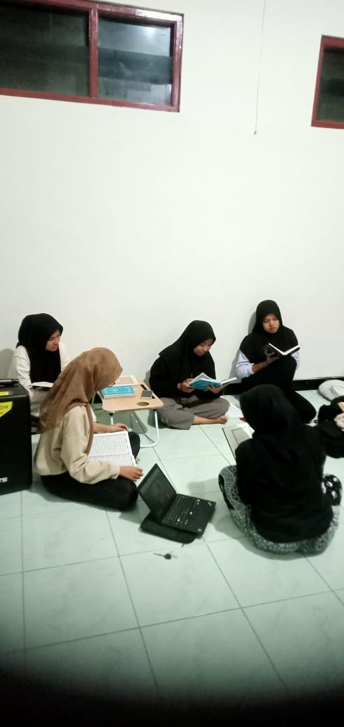 Tadarus Al-Qur'an Irisma masjid Ar Rohmah Malangrejo