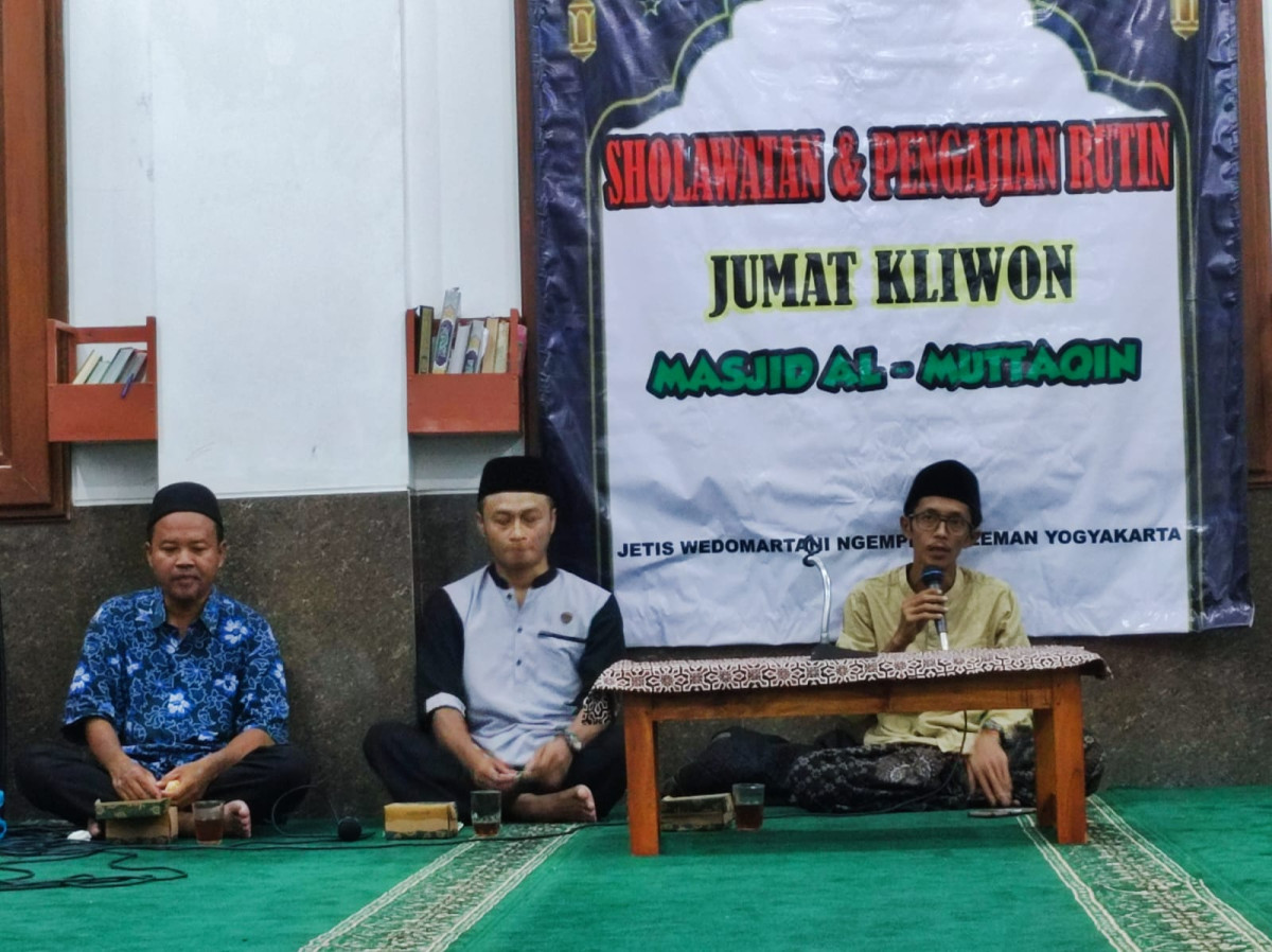 Kegiatan pengajian Jumat Kliwon di masjid Al Muttaqien Jetis wedomartani