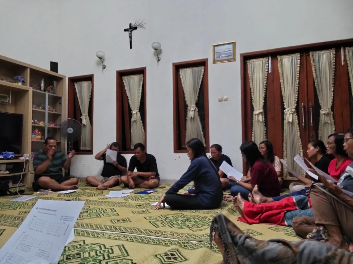 Latihan koor warga Babadan