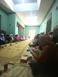 Pertemuan IMP kel 2 diikuti oleh kader Sanggrahan