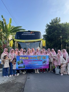 Kegiatan Dolan bareng ibu ibu Karangasem Sanggrahan