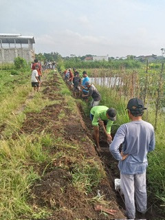 Kerja bakti warga Sanggrahan