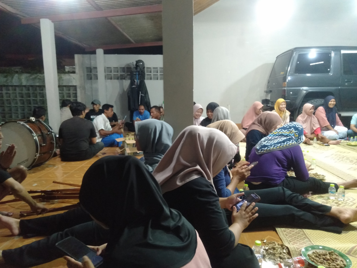 Latihan bergodo saren