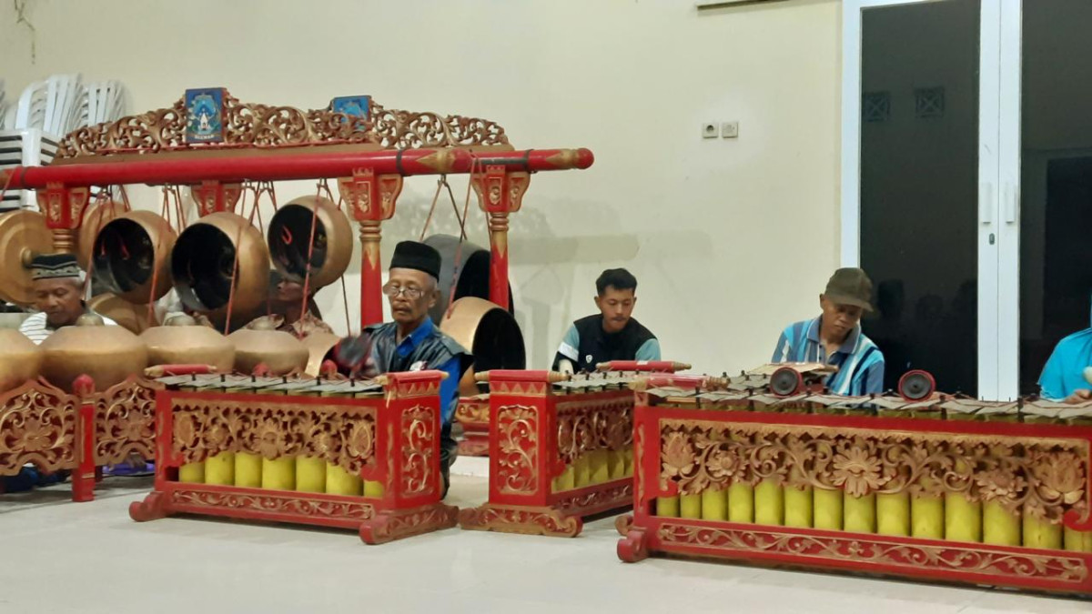 Latihan Karawitan Warga Gandok Jangkang Sempu