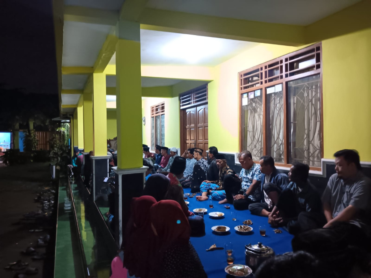 Kumpulan Minggu Pahing Bapak-bapak RT01 Sempu