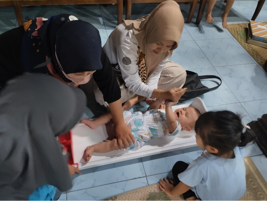 Pengukuran Tinggi Badan dan Berat Badan Balita Padukuhan Pokoh
