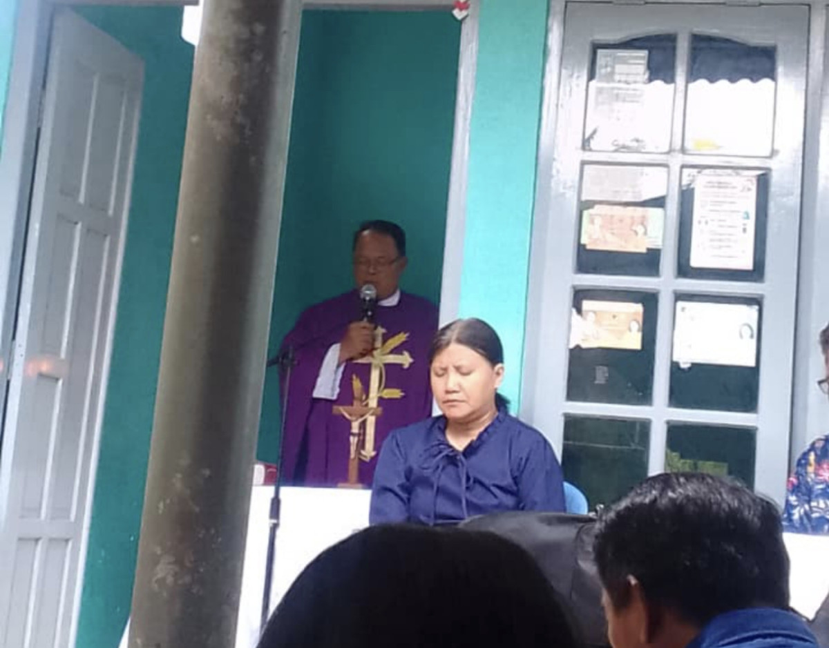 PERAYAAN EKARISTI PEMBERKATAN JENAZAH IBU MARIA TUMIRAH WARGA BABADAN