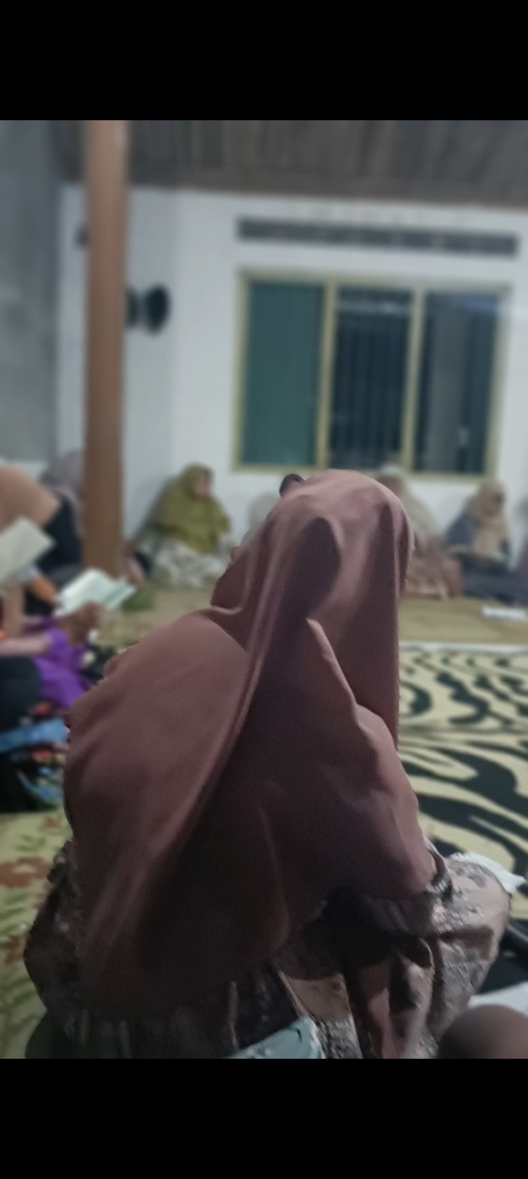 Kegiatan yasinan rutin  warga RT 06 di rumah ibu siti Bariyah Gebang jetis wedomartani