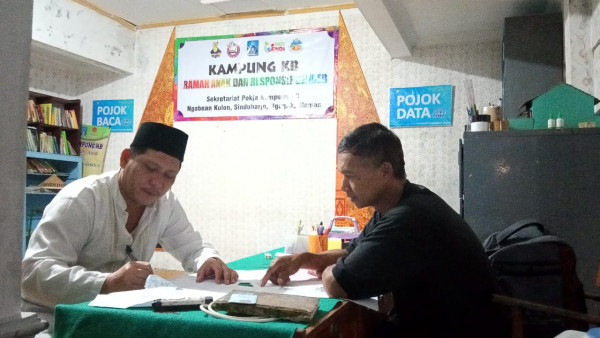 Advokasi pembuatan akte kelahiran warga