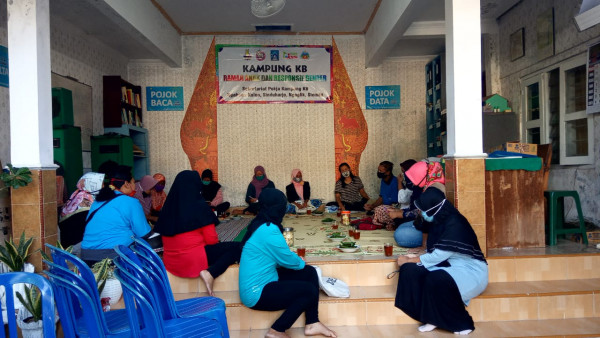 Pertemuan UPPKS kampung KB mawar Ngabean Kulon