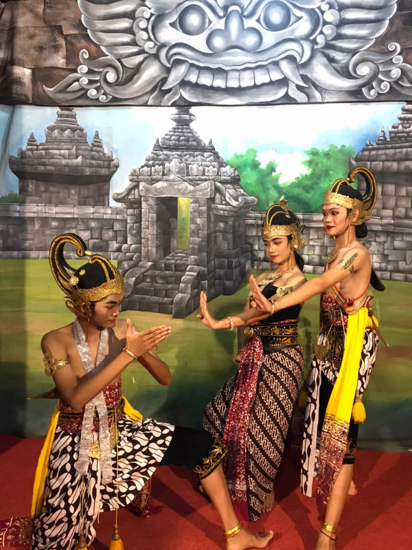 Kegiatan pentas daring wayang orang