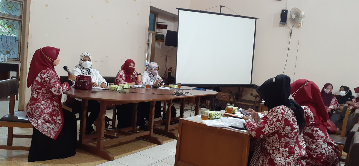 Suasana ketika Narasumer sedang penyampaian materi