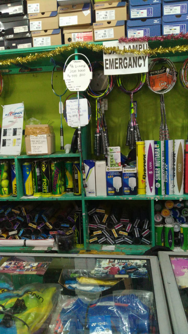 Pembelian alat olahraga - badminton