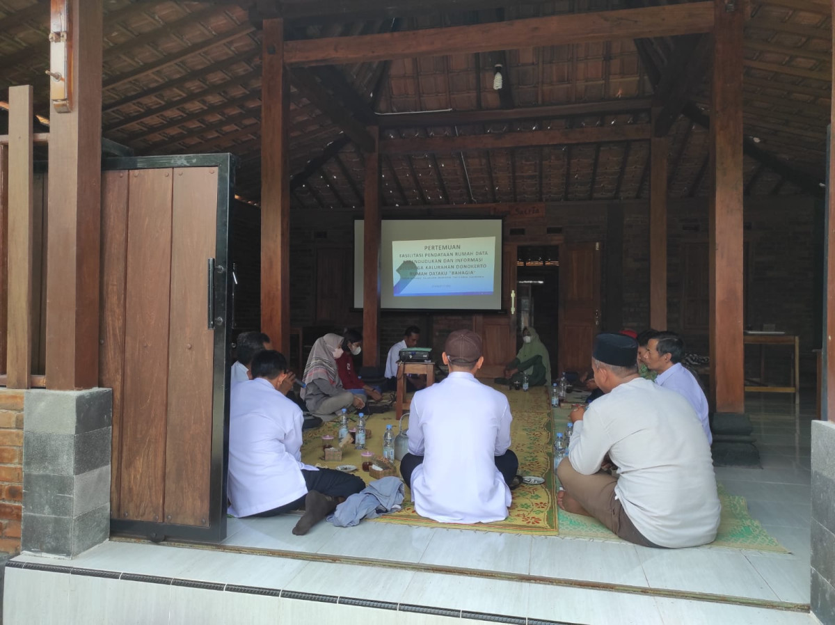 Kegiatan Pertemuan Sosialisasi Rumah Dataku 1