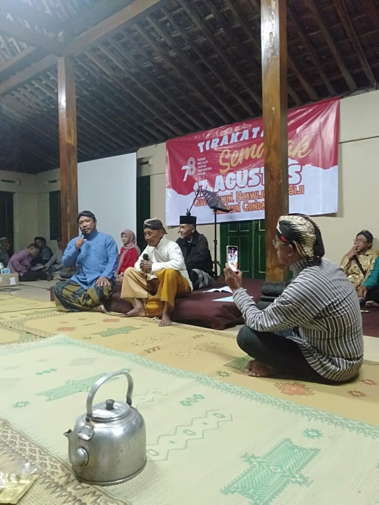 Suasana malam tirakatan Dusun Gondang