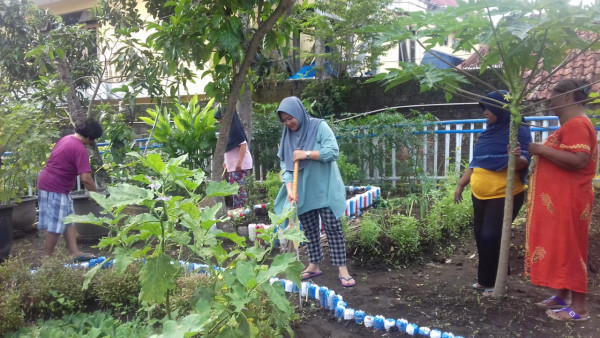 GOTONG ROYONG KWT RT 8 KERTODADI