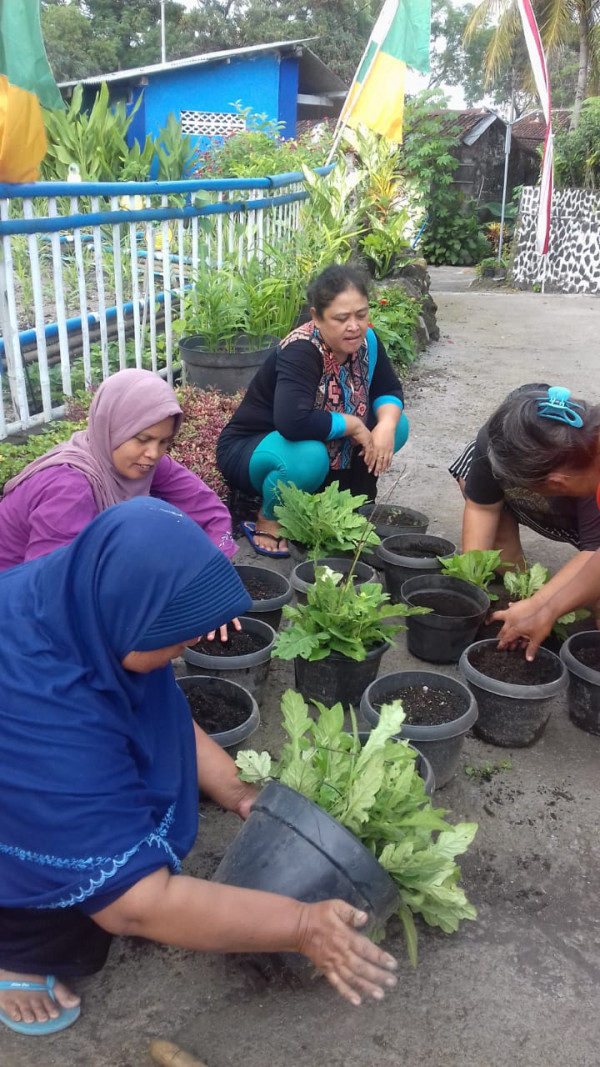 GOTONG ROYONG TAMAN TOGA