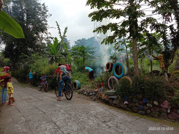 KEGIATAN GOTONG ROYONG RT 7 WONOGIRI / IBU - IBU