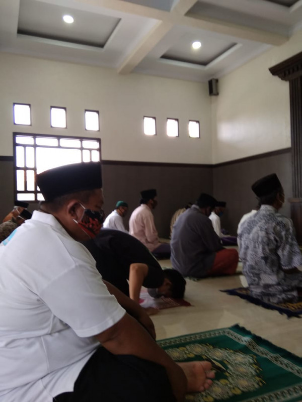 SHOLAT JUM'AT RT 9 BALONG