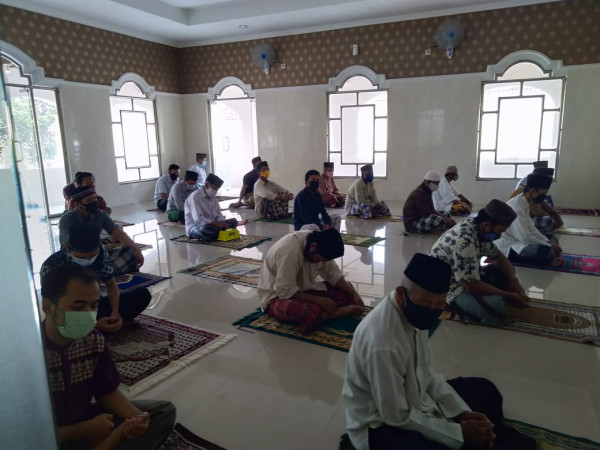 SHOLAT JUM'AT RT 8 KERTODADI