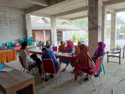 FORKOM UMKM KALURAHAN UMBULHARJO FASILITASI PENDAFTARAN HALAL DAN BPOM PADA PRODUK