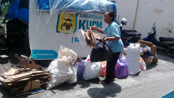 kegiatan Bank sampah dilingkungan kampung KB